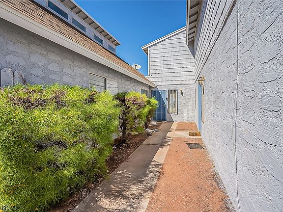 2nd image of 5168 Garden Ln #B