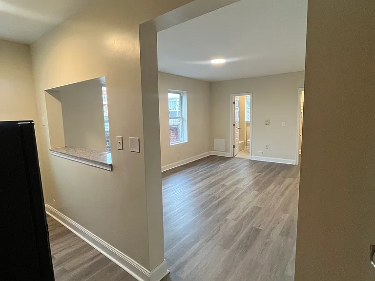 West Franklin Apts — Photo 35