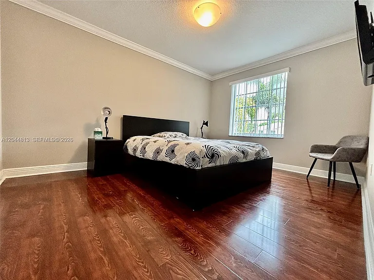 9109 Dupont Pl — Photo 35
