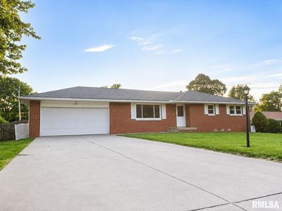 405 Daniel Pkwy, Washington, IL, 61571