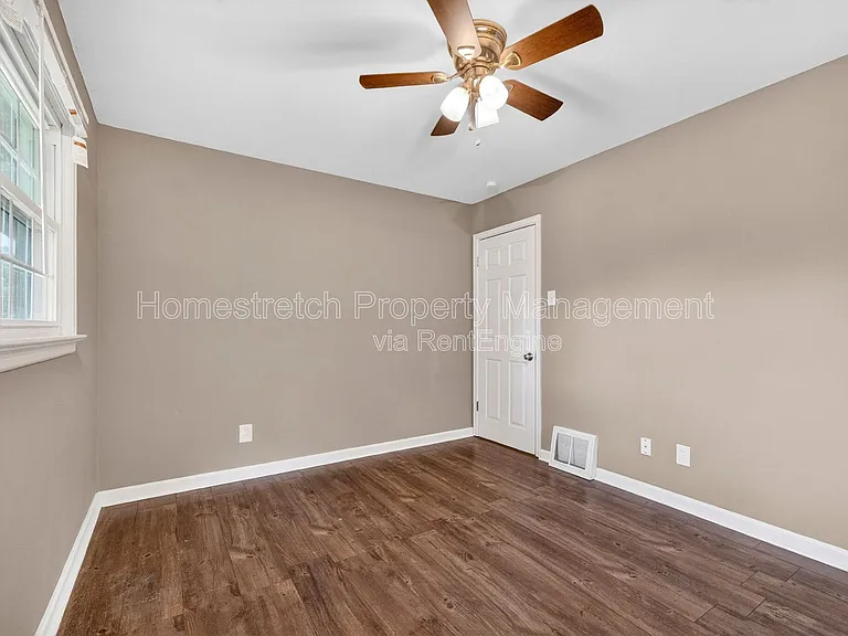 1600 Washington St — Photo 16