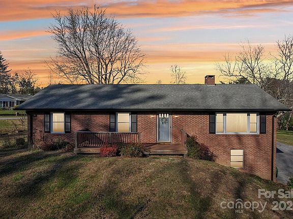 2nd image of 307 Oklawaha Cir