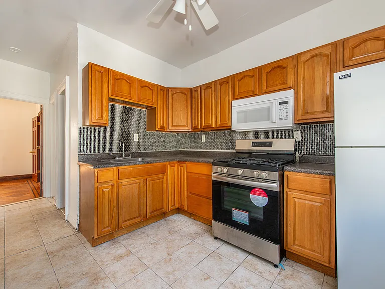 46 Spruce St #2 — Photo 12