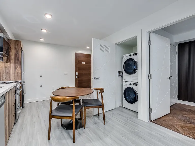 1168 Pendrell St #102 — Photo 12