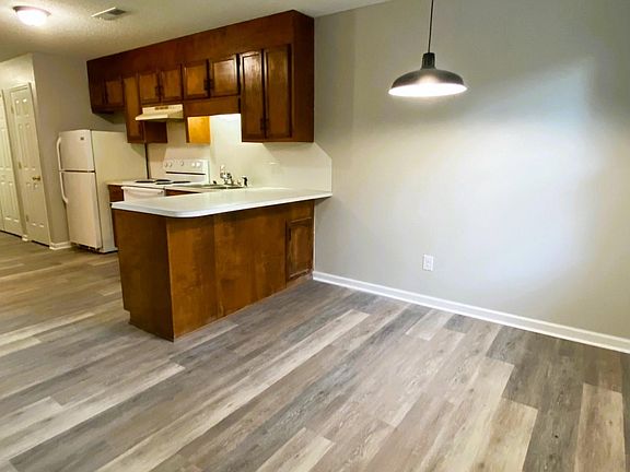 5th image of 412 Killian Ave APT 10