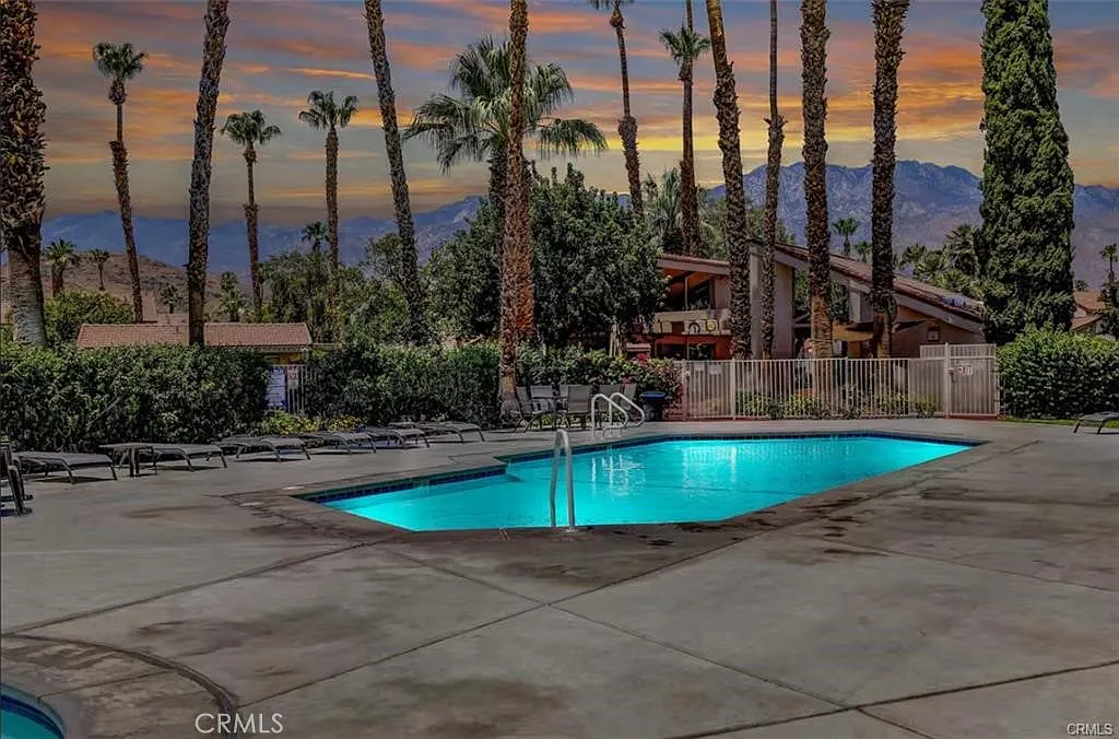 4 bed, 2.5 bath, 1551 sqft, $3,500 — Photo 2