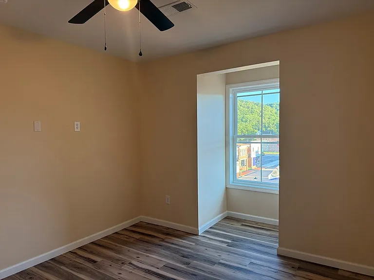 701 Charles St #B — Photo 5