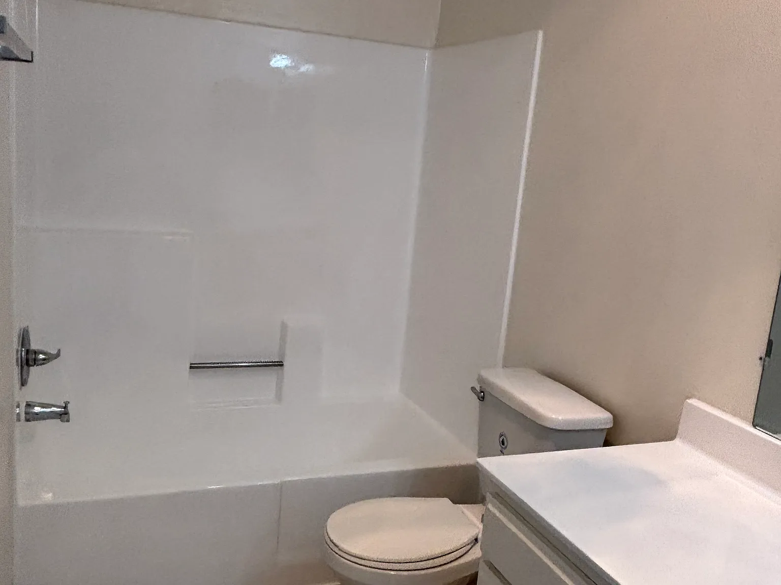 2 bed, $2,400 — Photo 3