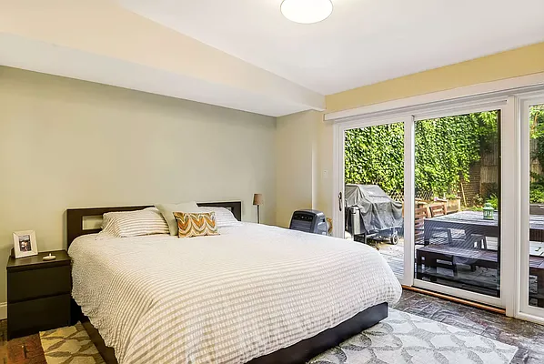 Rented by Compass | media 12