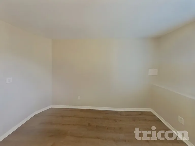 1287 Livingston Ave — Photo 10