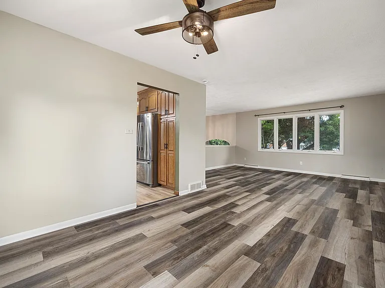 2526 W Huntington Dr — Photo 11
