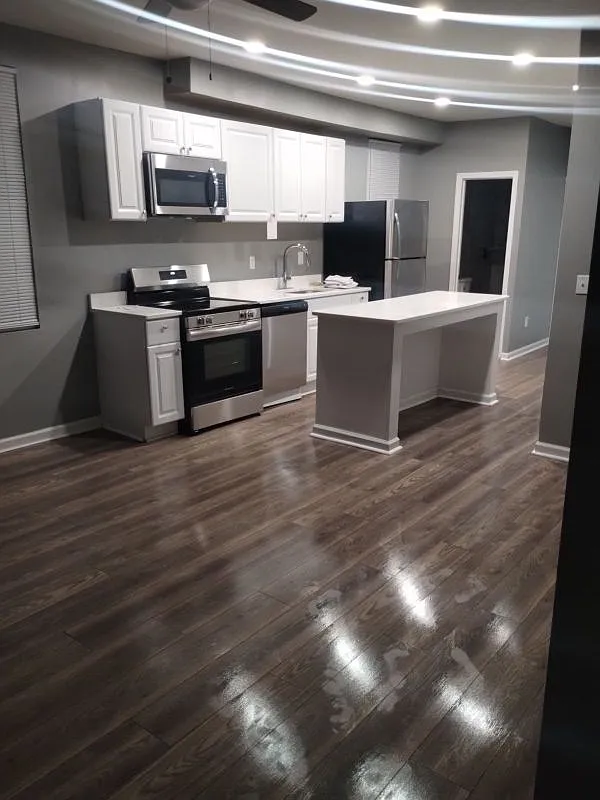 3 bed, 3.0 bath, 1106 sqft, $1,350 — Photo 3