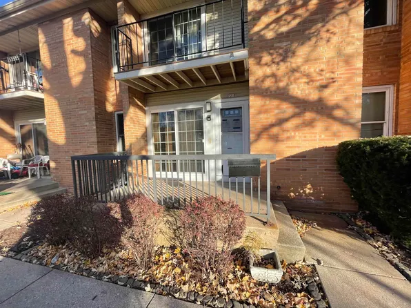 721 W 9th Ave, Oshkosh, WI 54902