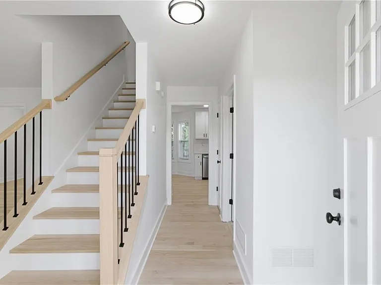230 Pinebridge Ct — Photo 2