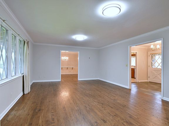 5th image of 1871 Kensington Ct