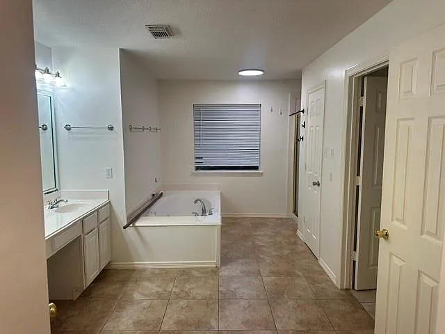 1030 Forestburg Dr — Photo 13