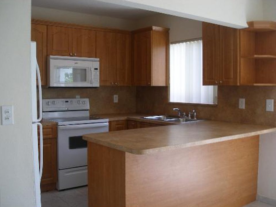 2nd image of 11470 SW 200th St