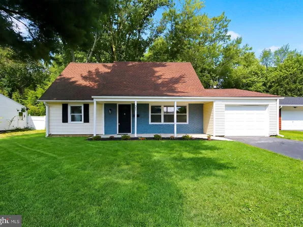 21 Glenview Ln, Willingboro, NJ 08046