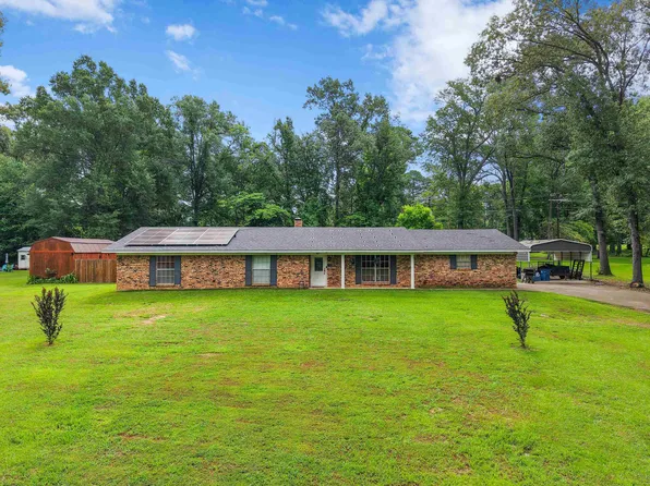 107 W Dogwood, Lone Star, TX 75668