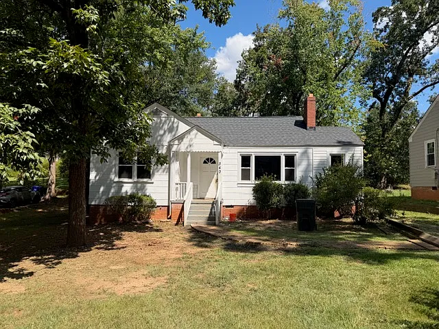 3 bed, 1050 sqft, $1,475 — Photo 1
