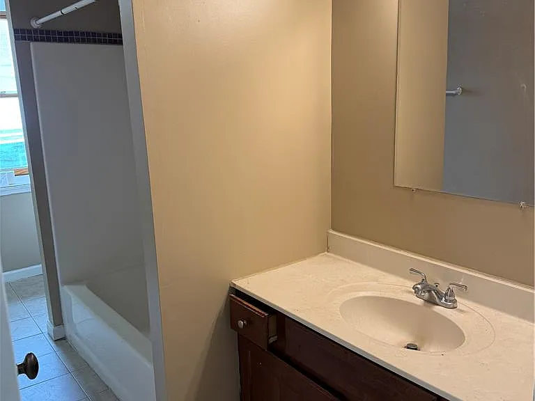 201 W Main St #3 — Photo 9