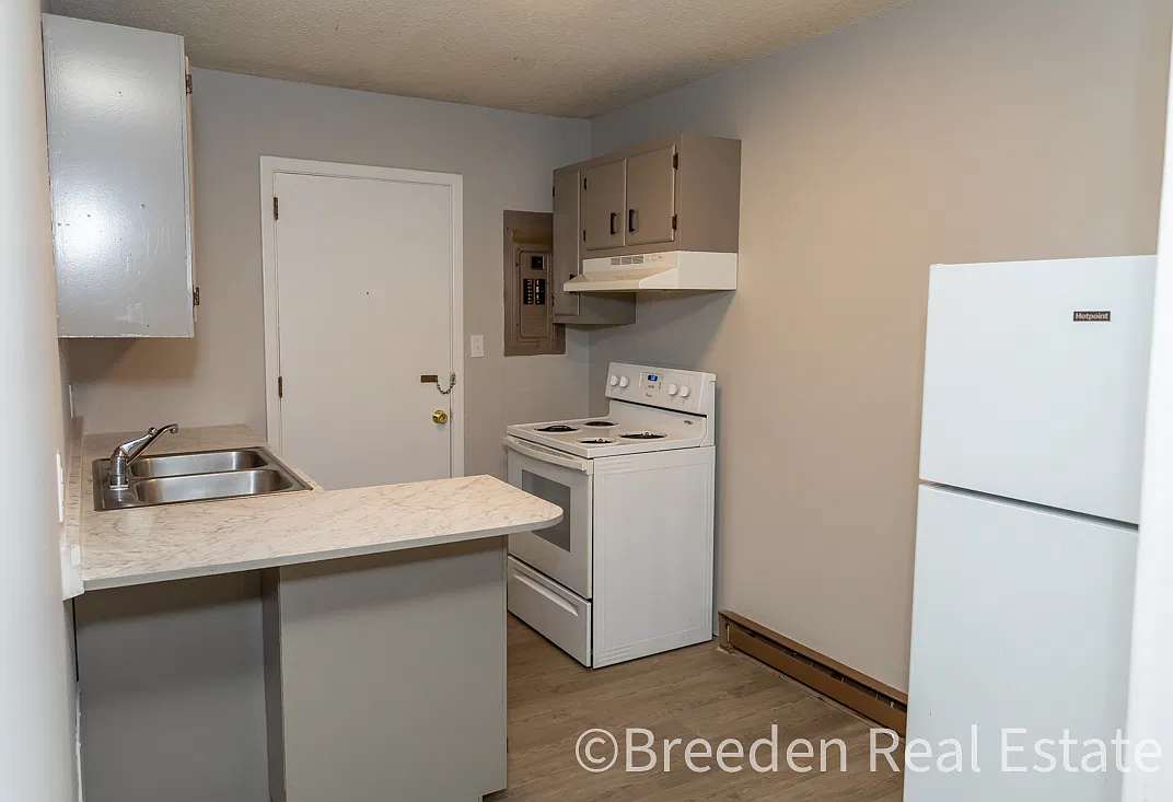 170-02: 2331-2341 Hill Dr. - 2331-34C — Photo 2