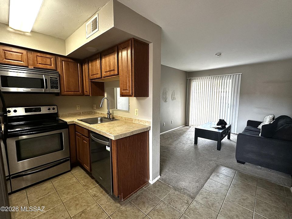 1st image of 1810 E Blacklidge Dr APT 308