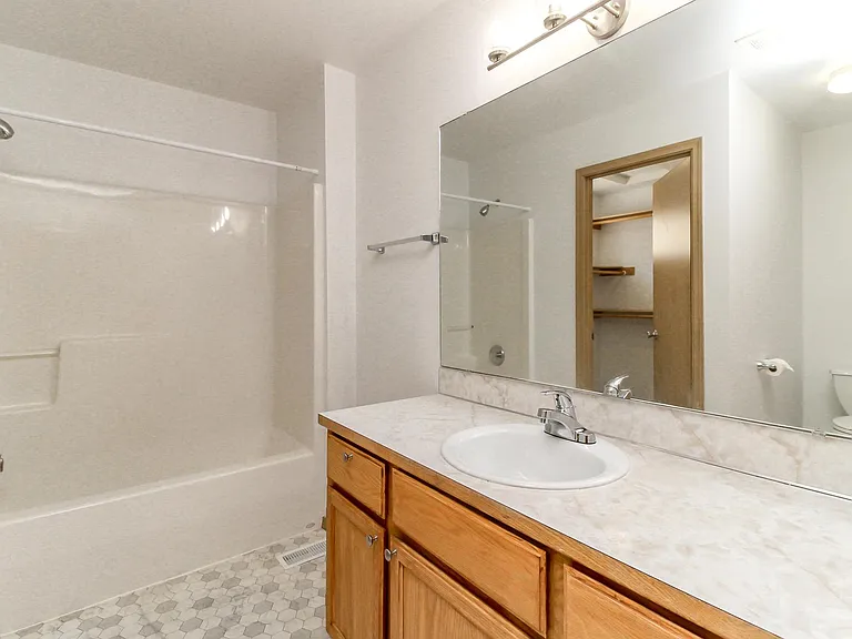 3307 S 43rd St — Photo 19