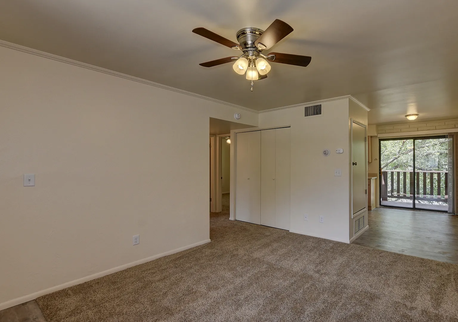 601 E Willis Street — Photo 4