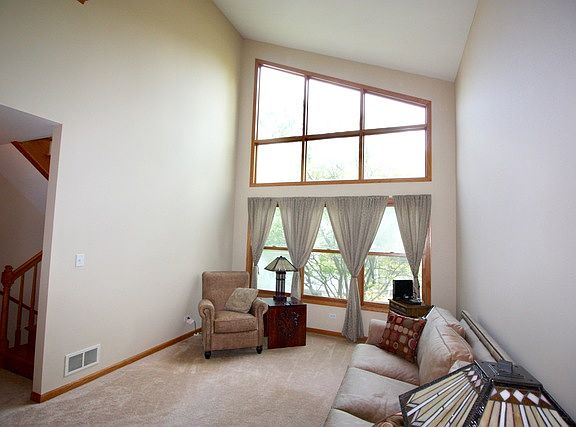 4th image of 210 Thomas Dr