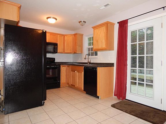2nd image of 7638 Chatham Cir