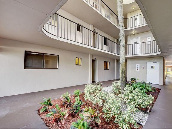 2nd image of 5220 Las Verdes Cir APT 101
