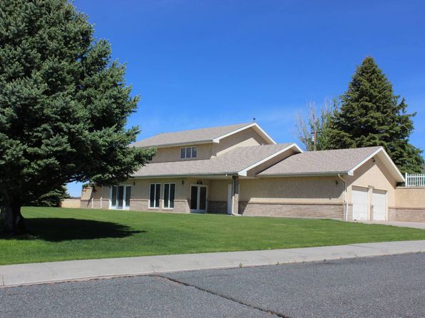 916 Sherman Ave, Lingle, WY 82223