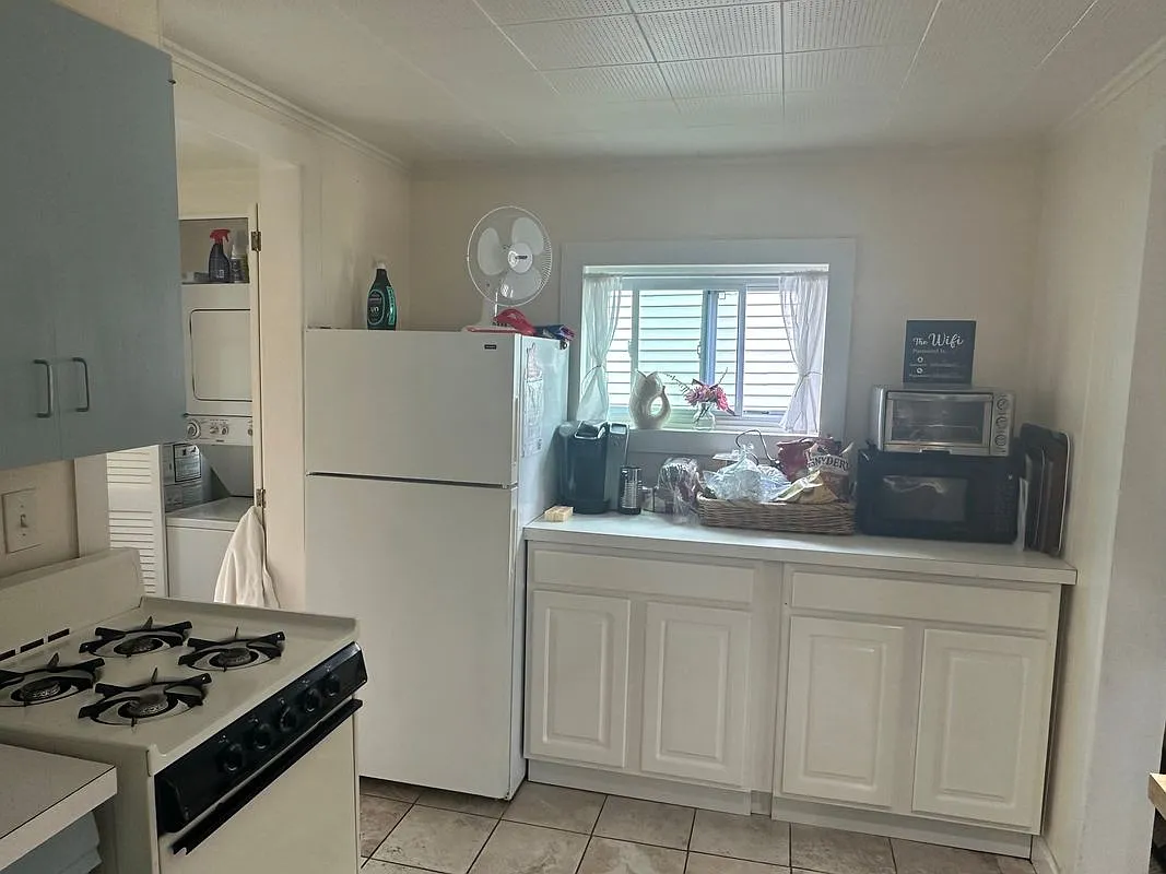 2 bed, 1.0 bath, 900 sqft, $1,500 — Photo 3