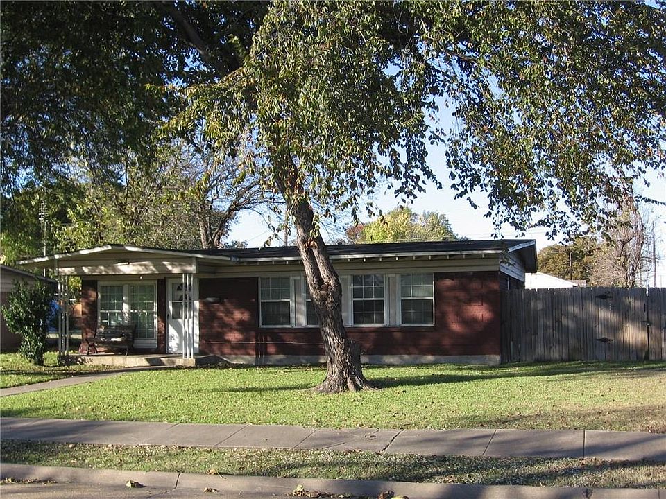 1st image of 101 Carolyn Dr