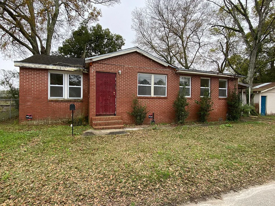 1858 W 19th St