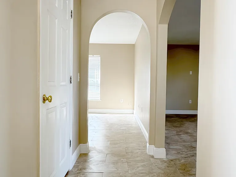 1718 Sawgrass Dr SW — Photo 9