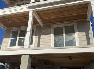 219 N Clarendon Ave, Margate, NJ 08402