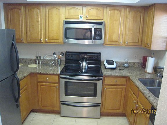 3rd image of 948 La Costa Cir