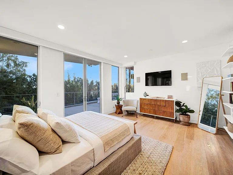2915 Tuna Canyon Rd — Photo 36