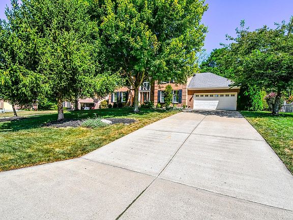 2nd image of 6 Paisley Dr