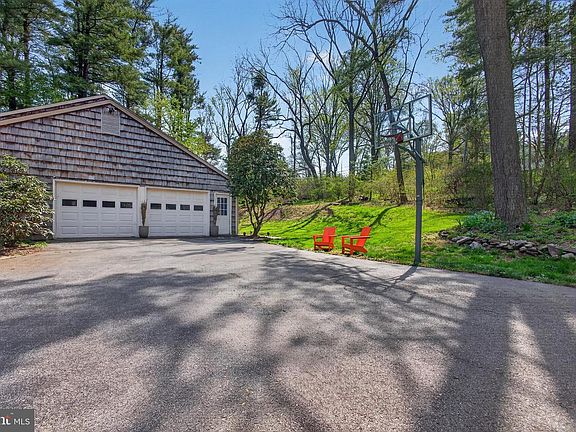 2nd image of 21 Pine Dr