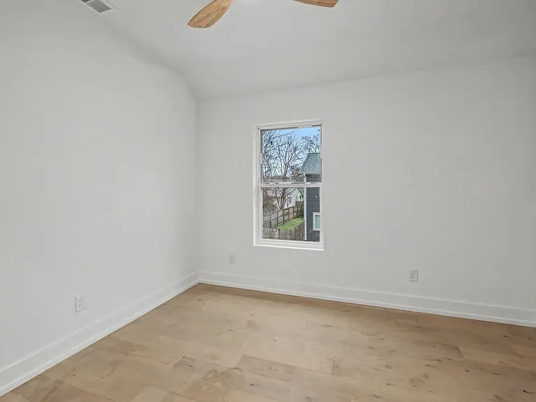 1109 N 2nd St #B — Photo 11
