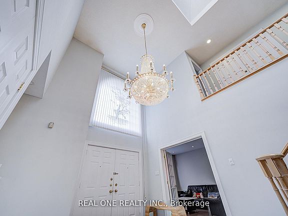 3rd image of 261 McKee Ave