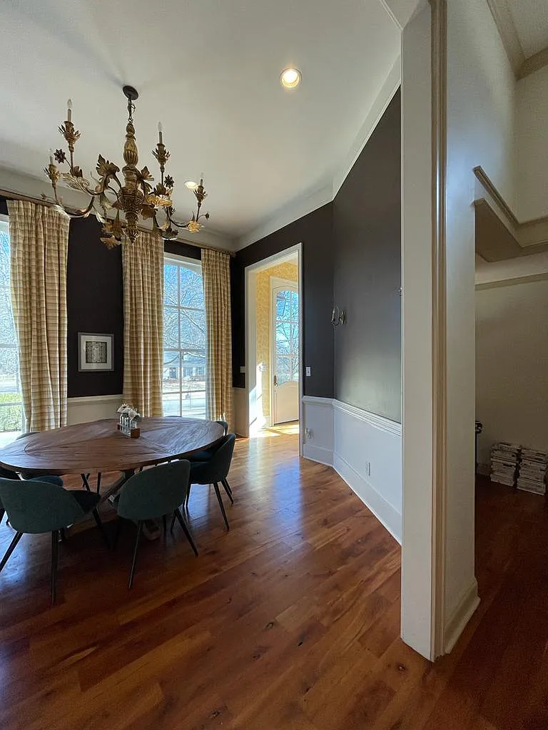 3 bed, 3305 sqft, $5,950 — Photo 2