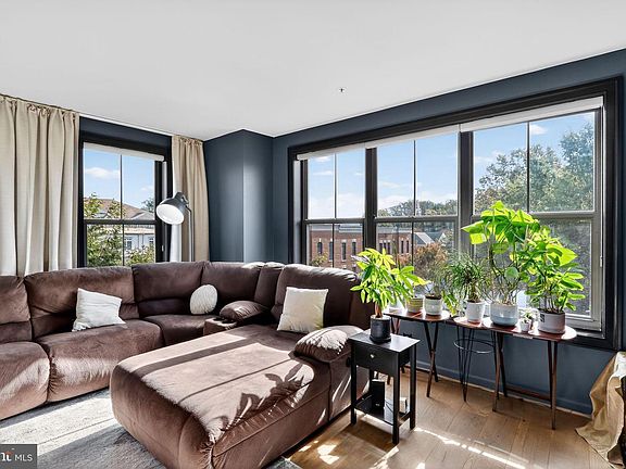 5th image of 485 Harbor Side St APT 407