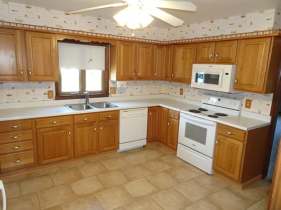 4th image of 511 Oak St