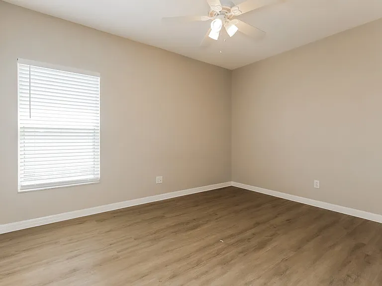 10808 Shasta Ct — Photo 12