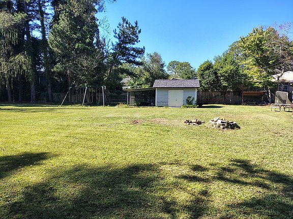 3rd image of 2357 Rolling Hill Rd