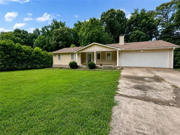 3305 Newcastle Way, Snellville, GA 30039